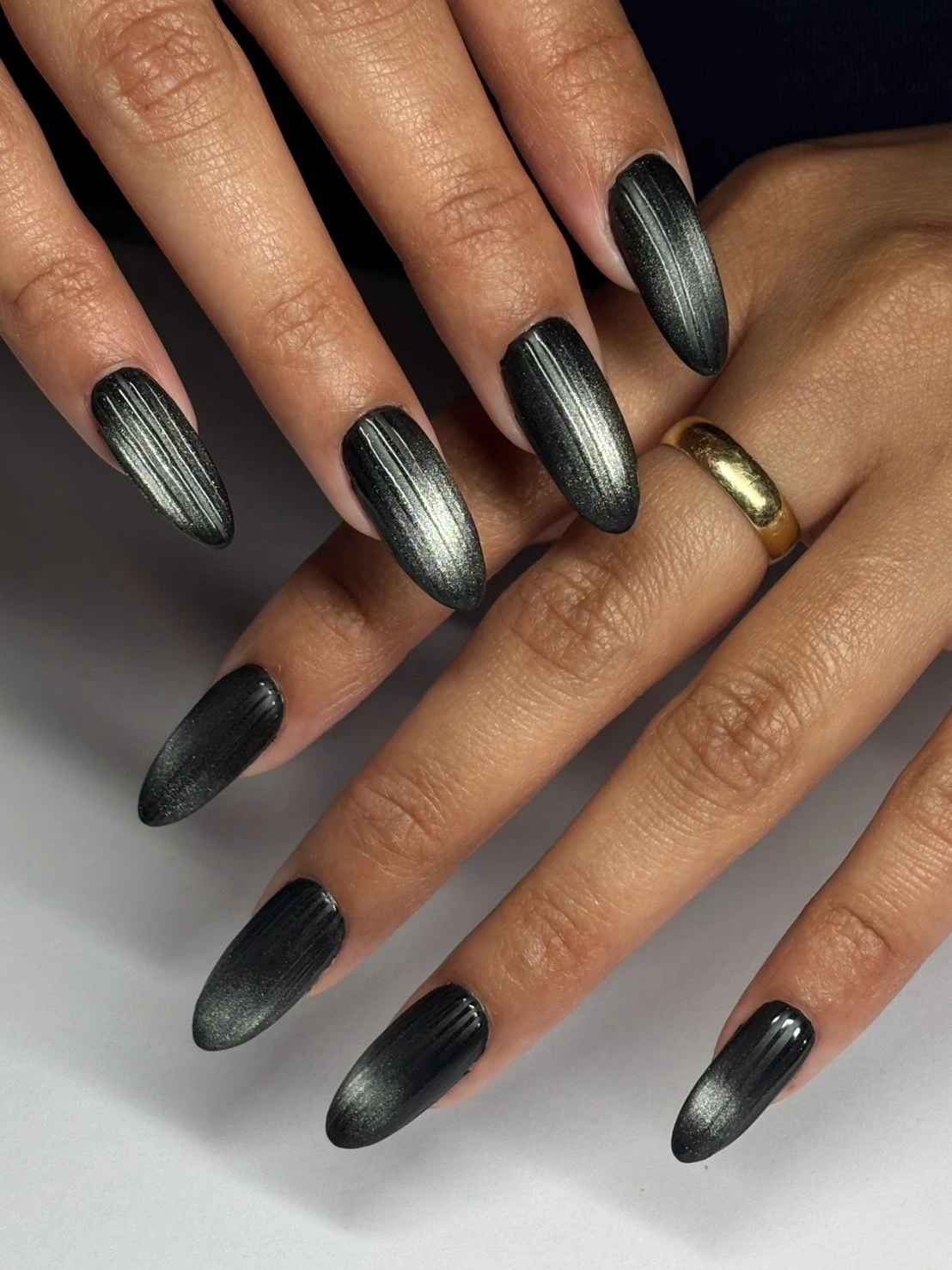 Black Cat-Eye Magnetic