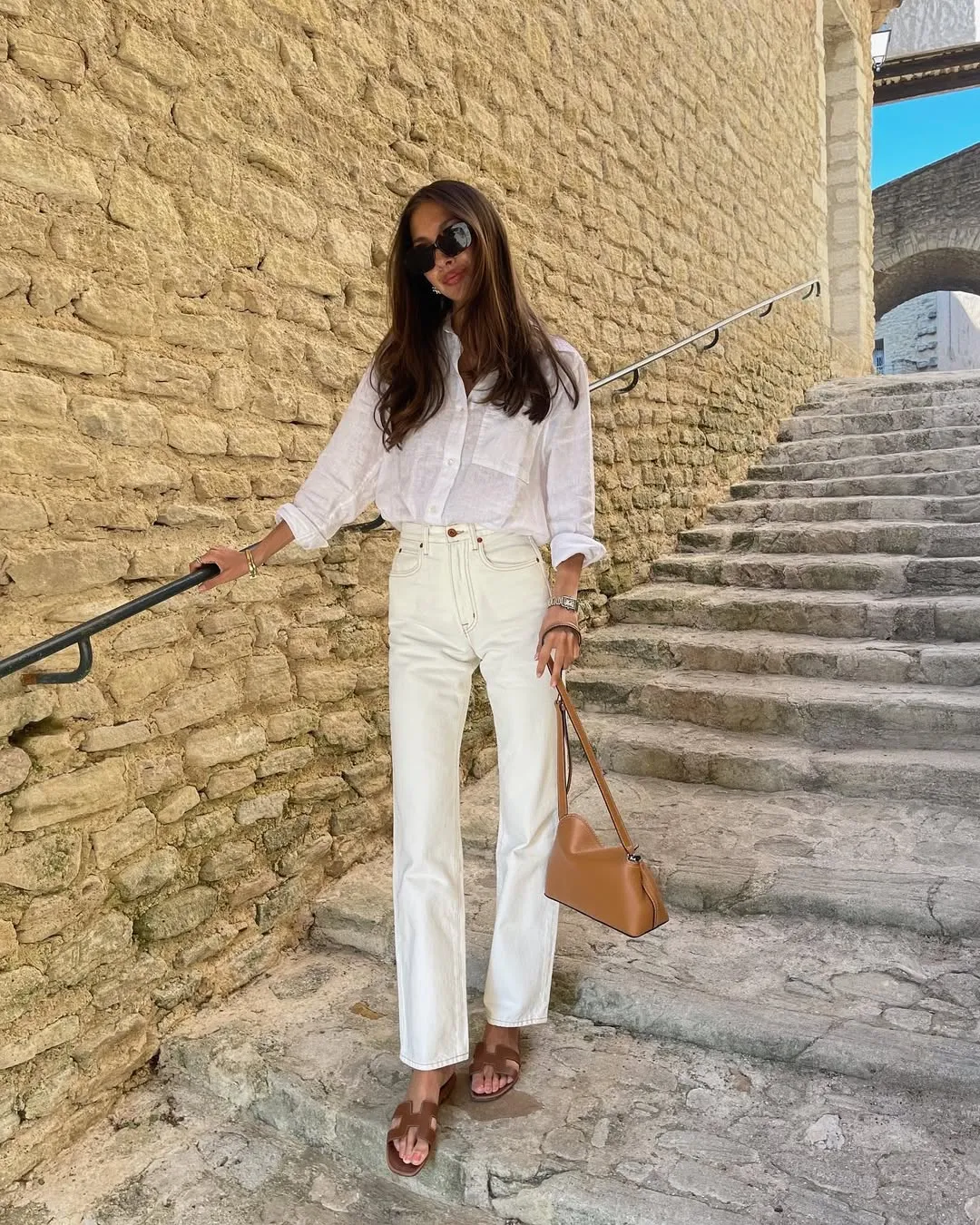 Monochromatic Look
